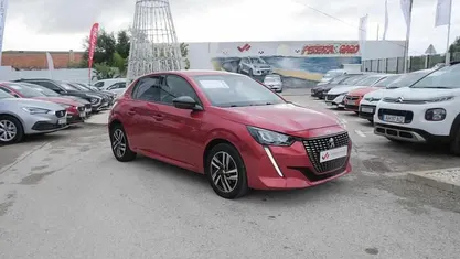 Vermelho Usado 2022 Peugeot 208 Citadino | € 16.450 (Preço justo)