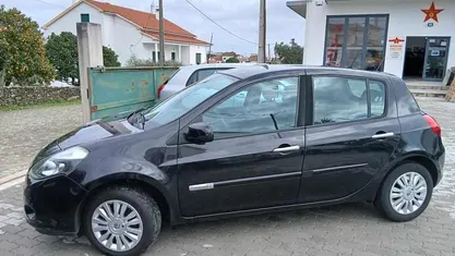 Usado Renault Clio II 75 HP (55 kW) 2011 Preto Citadino