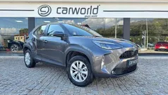 Cinzento Usado 2022 Toyota Yaris Hybrid | € 25.999 (Preço justo)
