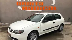 Branco Usado 2002 Nissan Almera Citadino | € 1.490