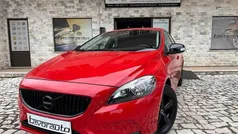Vermelho Usado 2017 Volvo V40 Momentum Citadino | € 14.750 (Preço justo)