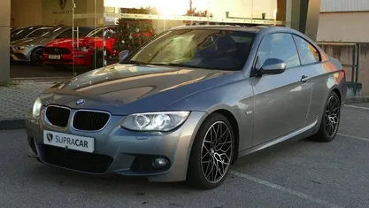Cinzento Usado 2010 BMW 320 Coupé | € 12.900 (Preço justo)