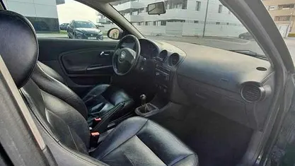 Preto Usado 2005 Seat Ibiza Citadino | € 2.000 (Super Preço)