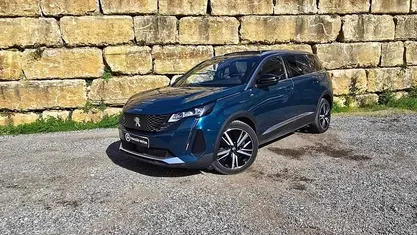 Usado Peugeot 5008 GT 130 HP (95 kW) 2021 Azul SUV