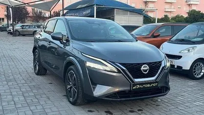 Cinza Usado 2022 Nissan Qashqai Style Edition SUV | € 26.800 (Preço justo)