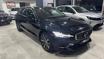 Usado Volvo V60 340 HP (250 kW) 2021 Preto Carrinha