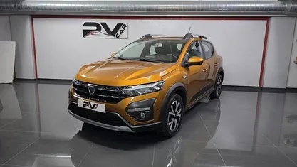 Usado Dacia Sandero Comfort 91 HP (66 kW) 2021 Laranja Citadino