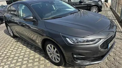 Usado Ford Focus 125 HP (91 kW) 2022 Cinzento