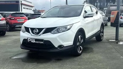 Usado Nissan Qashqai 110 HP (80 kW) 2015 Branco SUV