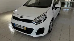 Branco Usado 2015 Kia Rio Citadino | € 11.500 (Preço justo)