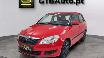 Vermelho Usado 2011 Skoda Fabia Family Citadino | € 4.900 (Preço justo)