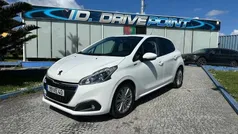 Branco Usado 2018 Peugeot 208 Citadino | € 10.900 (Preço justo)