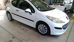 Branco Usado 2007 Peugeot 207 Citadino | € 2.500 (Bom preço)