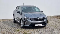 Cinza Usado 2024 Renault Clio V Evolution | € 18.250 (Preço justo)