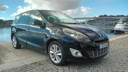Preto Usado 2011 Renault Grand Scénic III Monovolume | € 7.900 (Preço justo)