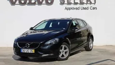 Preto sólido Usado 2018 Volvo V40 Kinetic Carrinha | € 16.200 (Preço justo)