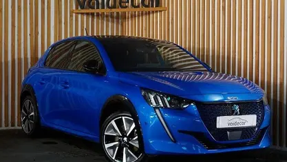 Azul Usado 2020 Peugeot e-208 GT-line Citadino | € 16.990 (Preço justo)