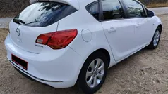 Branco Usado 2015 Opel Astra Selection Citadino | € 8.750 (Preço justo)