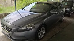 Cinza Usado 2015 Volvo V40 Kinetic Carrinha | € 14.750 (Preço justo)