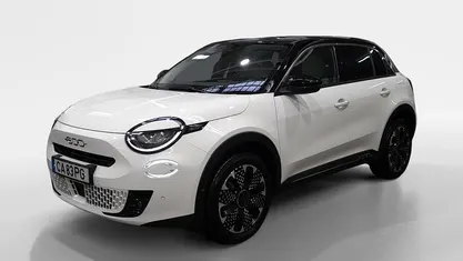 Branco Novo 2025 Fiat 600 La Prima SUV | € 24.900 (Preço justo)