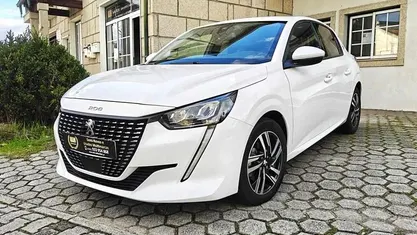 Branco Usado 2022 Peugeot 208 Citadino | € 14.900 (Preço justo)