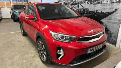 Vermelho Usado 2025 Kia Stonic SUV | € 19.990 (Preço justo)