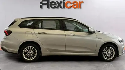 Cinza Usado 2022 Fiat Tipo Life Sedan | € 13.390 (Preço justo)