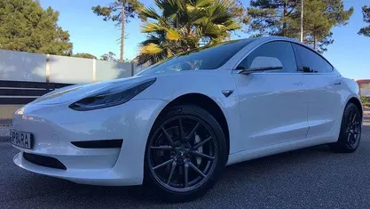 Usado Tesla Model 3 Standard Range Plus 239 kW (325 HP) 2020 Sedan