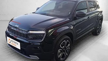 Usado Jeep Avenger Altitude 101 HP (74 kW) 2025 Preto SUV