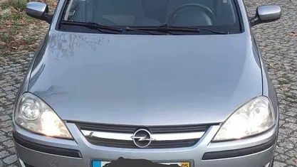 Cinzento Usado 2005 Opel Corsa Citadino | € 2.900 (Preço justo)