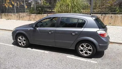 Usado Opel Astra 90 HP (66 kW) 2005 Cinzento Citadino