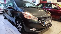Cinza Usado 2012 Peugeot 208 Citadino | € 8.250 (Preço justo)