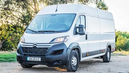 Branco Usado 2024 Citroën Jumper Monovolume | € 28.900 (Preço justo)