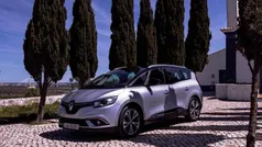 Cinzento Usado 2018 Renault Grand Scénic IV Monovolume | € 18.900 (Preço justo)