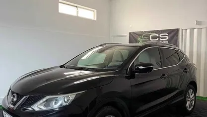 Usado Nissan Qashqai 110 HP (80 kW) 2014 Preto SUV