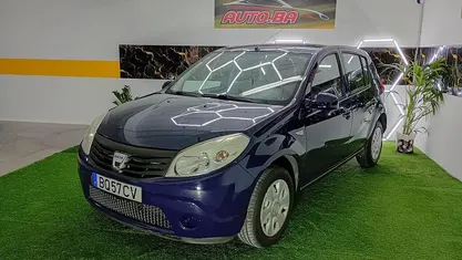 Usado Dacia Sandero 74 HP (54 kW) 2011