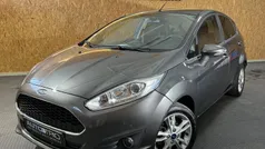 Cinza Usado 2017 Ford Fiesta Trend Citadino | € 9.900 (Preço justo)