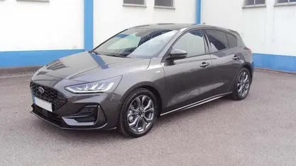 Usado Ford Focus 115 HP (84 kW) 2023 Cinzento