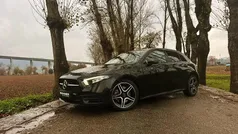 Preto Usado 2021 Mercedes A250 AMG line Citadino | € 27.500 (Bom preço)