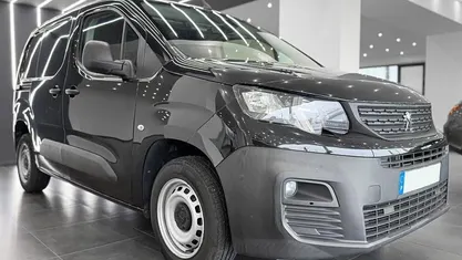 Usado Peugeot Partner 102 HP (75 kW) 2020 Preto Monovolume