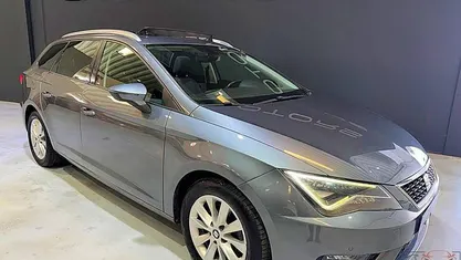 Usado Seat Leon ST 115 HP (84 kW) 2018 Cinzento Carrinha