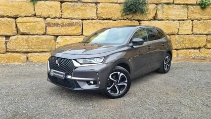 Usado DS Automobiles DS7 Crossback Be Chic 130 HP (95 kW) 2019 Cinzento SUV