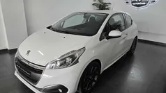 Usado 2016 Peugeot 208 Citadino | € 10.000 (Bom preço)