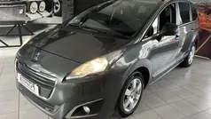 Cinzento Usado 2015 Peugeot 5008 Business-Line Monovolume | € 11.800 (Bom preço)