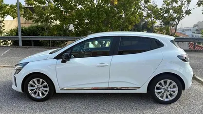 Usado 2024 Renault Clio V | € 17.850 (Preço justo)