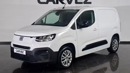 Usado Fiat Doblò 100 HP (73 kW) 2024 Branco Monovolume