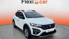 Branco Usado 2022 Dacia Sandero Comfort Citadino | € 15.380 (Preço justo)