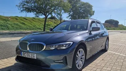 Cinzento Usado 2021 BMW 318 Carrinha | € 26.500 (Bom preço)