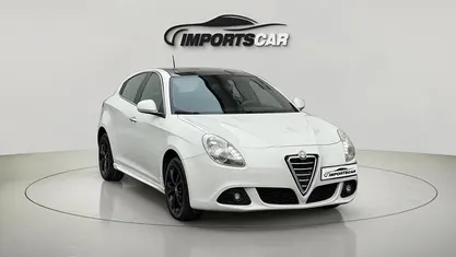 Branco Usado 2012 Alfa Romeo Giulietta Distinctive | € 9.900 (Preço justo)