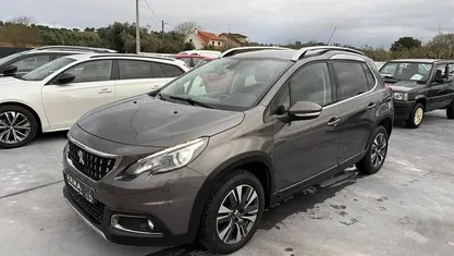 Usado Peugeot 2008 Allure 75 HP (55 kW) 2018 SUV